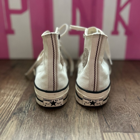 Classic White High-Top womens Sneakers - Picture 4 of 5